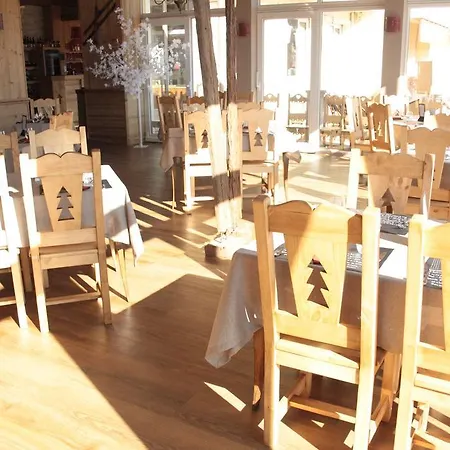 Hotel Restaurant L'Apres Ski מלון